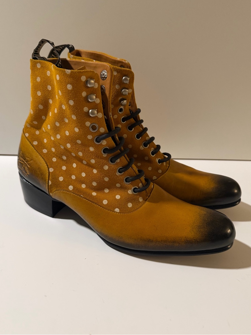 Like new! John Fluevog Eugene Polka Dot Mustard Lace-Up Ankle Boots- sz 5.5 - Picture 3 of 13